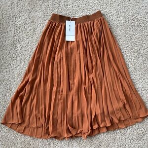 Brown pleated midi skirt